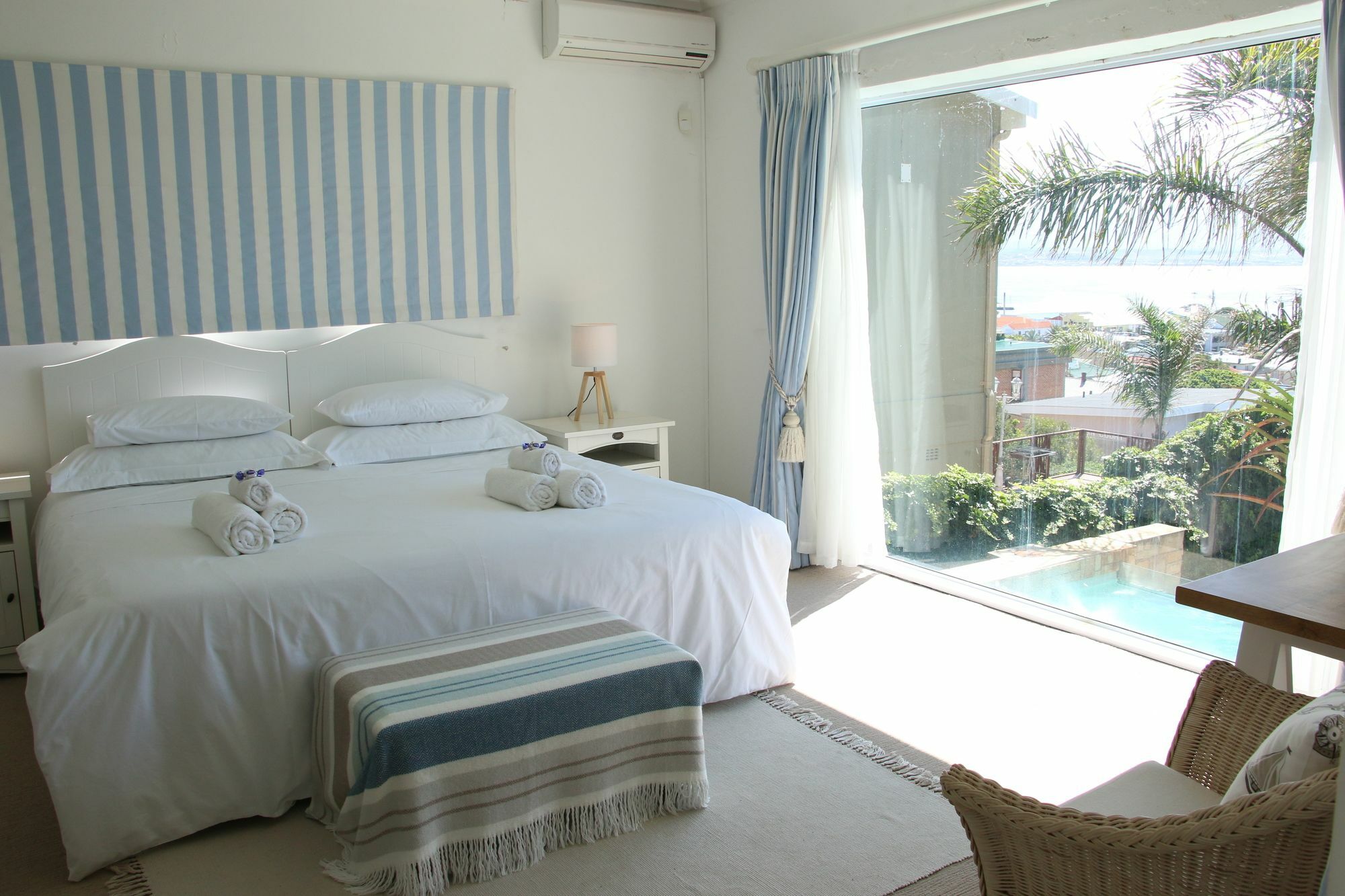 4 On Montagu Accommodation Мозел Бей Екстериор снимка