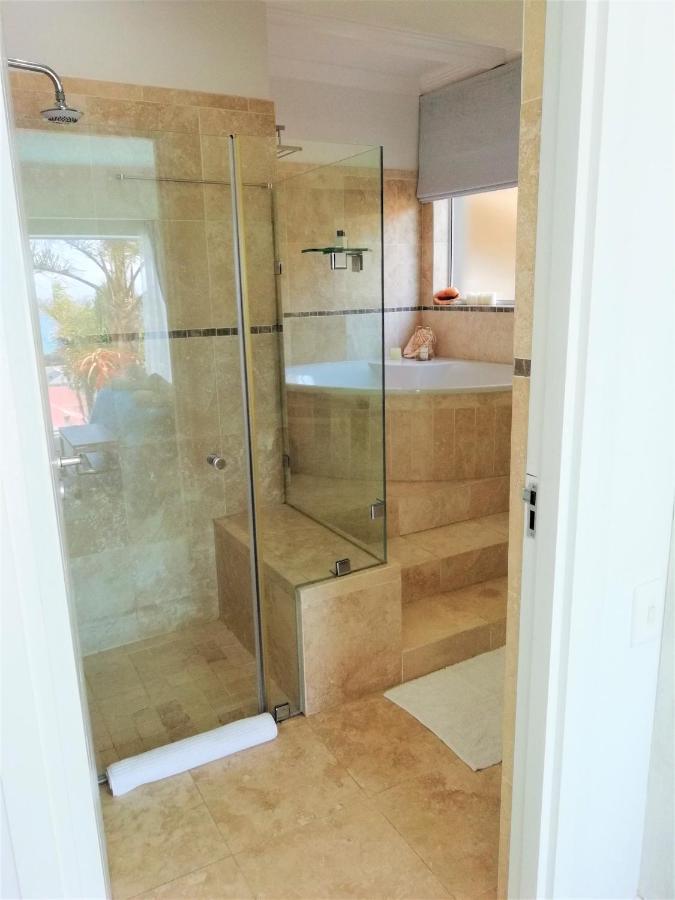 4 On Montagu Accommodation Мозел Бей Екстериор снимка