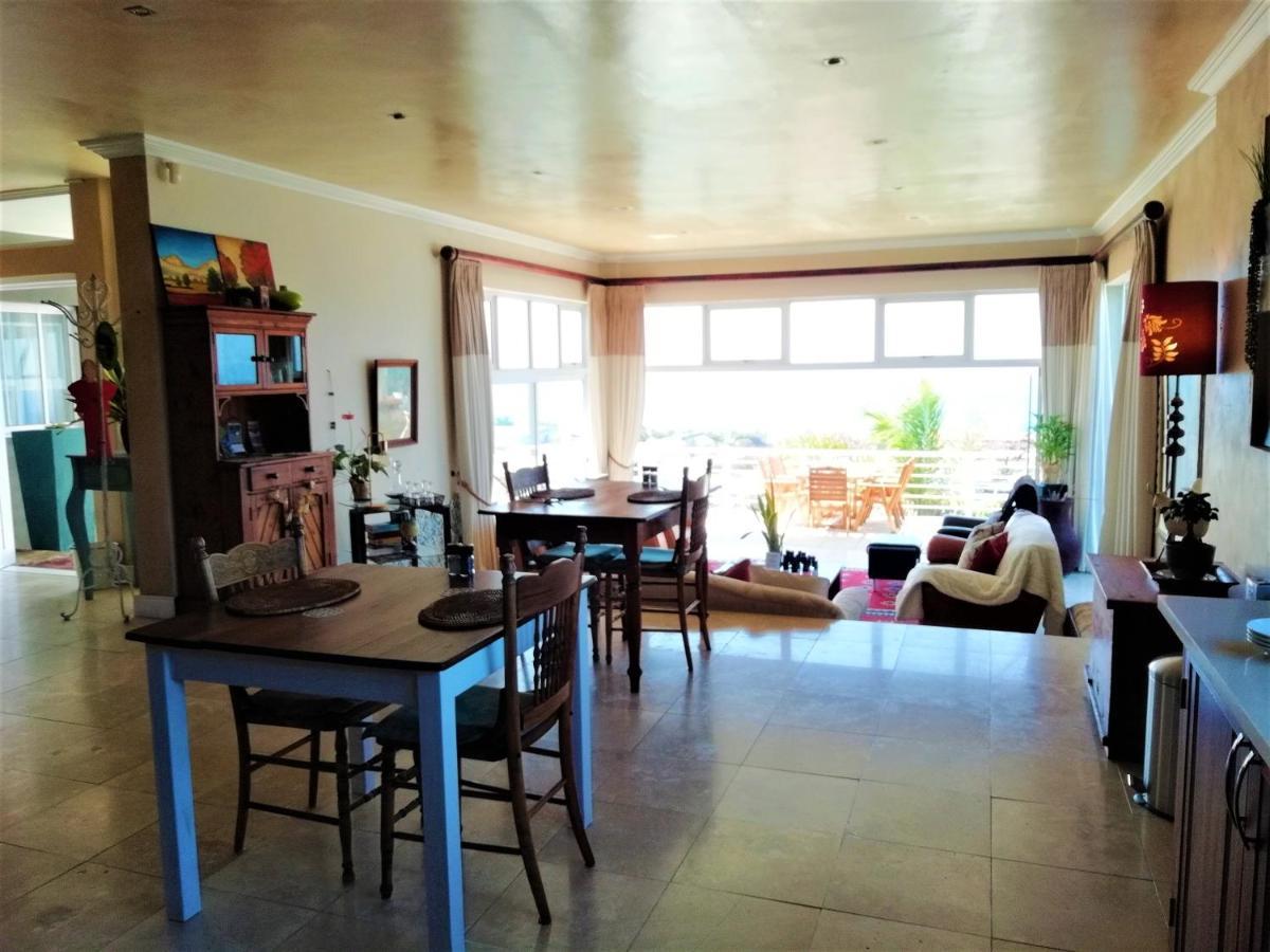 4 On Montagu Accommodation Мозел Бей Екстериор снимка